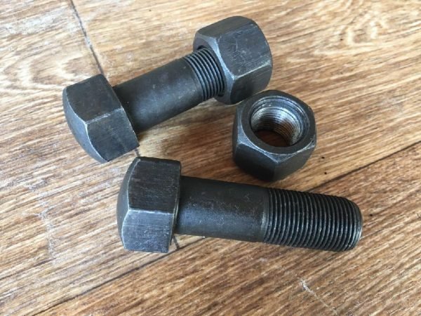 Болт крепления башмака наружного,подошвы башмака внутреннего, полевой доски М 12*40 — изображение 1