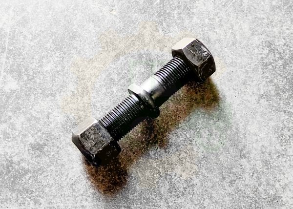 Шпилька 2ПТС-4 (с гайками) 887А-3103016-31 М18Х1,5 (правая) — изображение 1