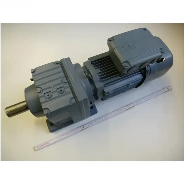 Двигатель с Редуктор старый KM140010 — изображение 1