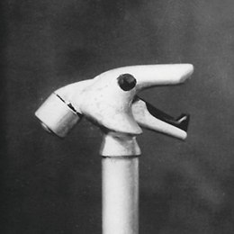 Запатентованный узловязальный крючок с подвижной верхней губкой