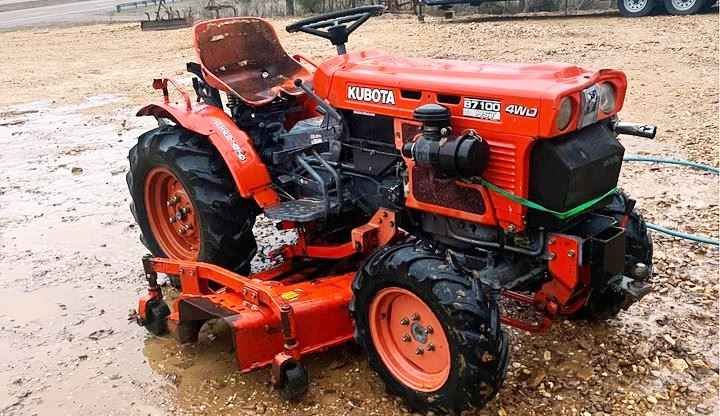 traktor b7100