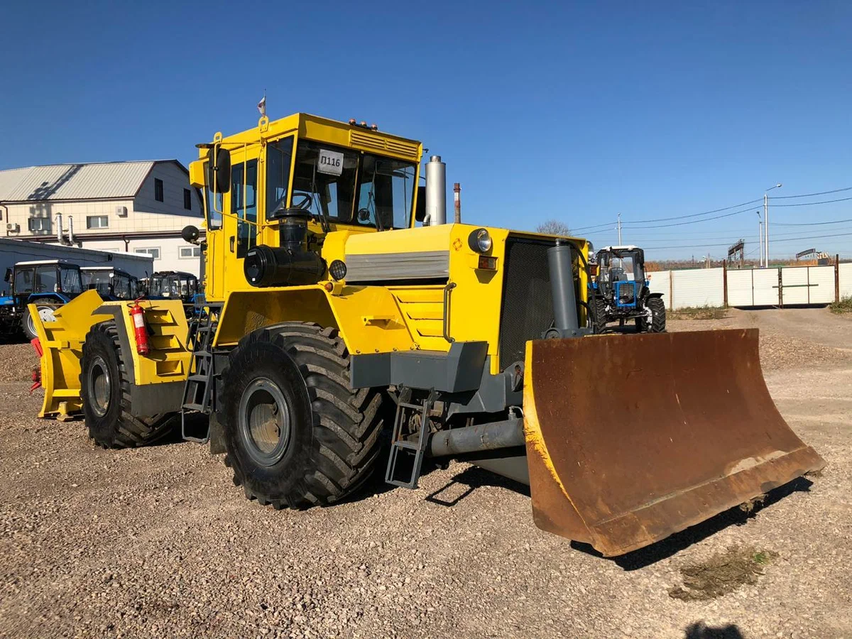 traktor kirovets k 703