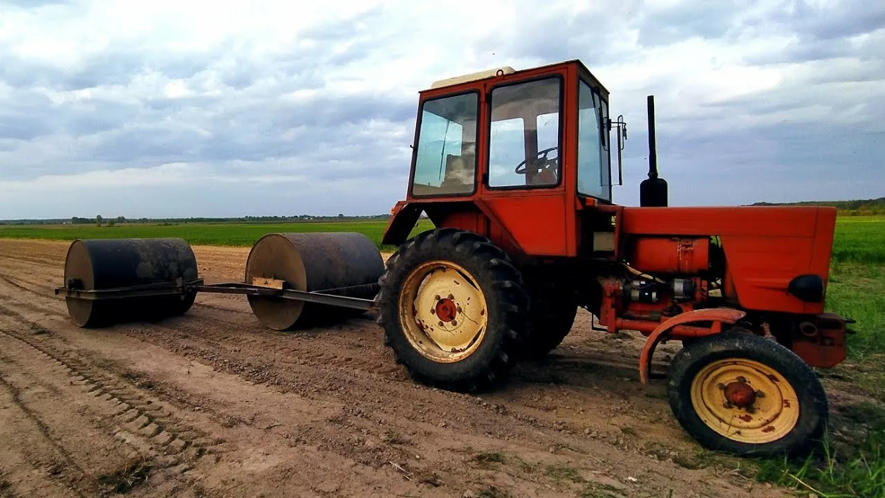 traktor s katkami